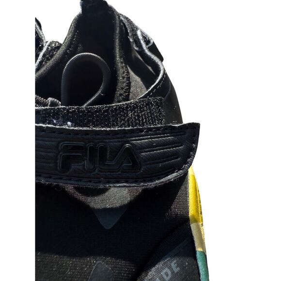 Kids Fila Skeletoes Black Barefoot Slip On Water Shoes Size 3 - Picture 2 of 9